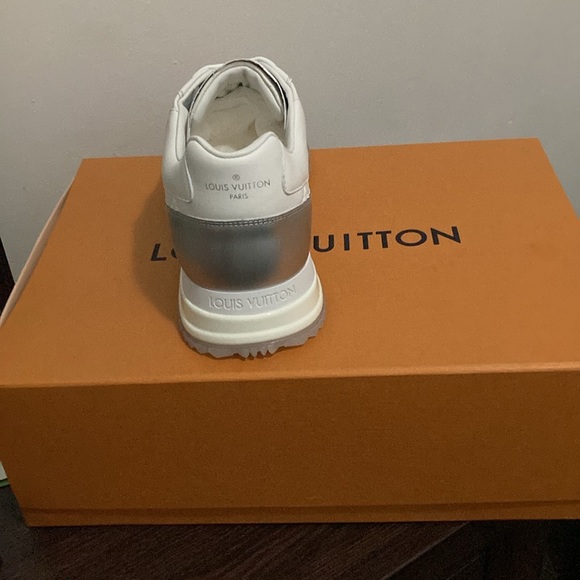 Louis Vuitton sneakers - Picture 3 of 4
